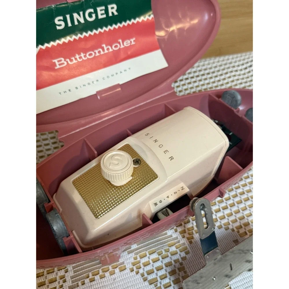 Vintage Singer 489500 Sewing Machine Automatic Buttonholer with Case & Templates